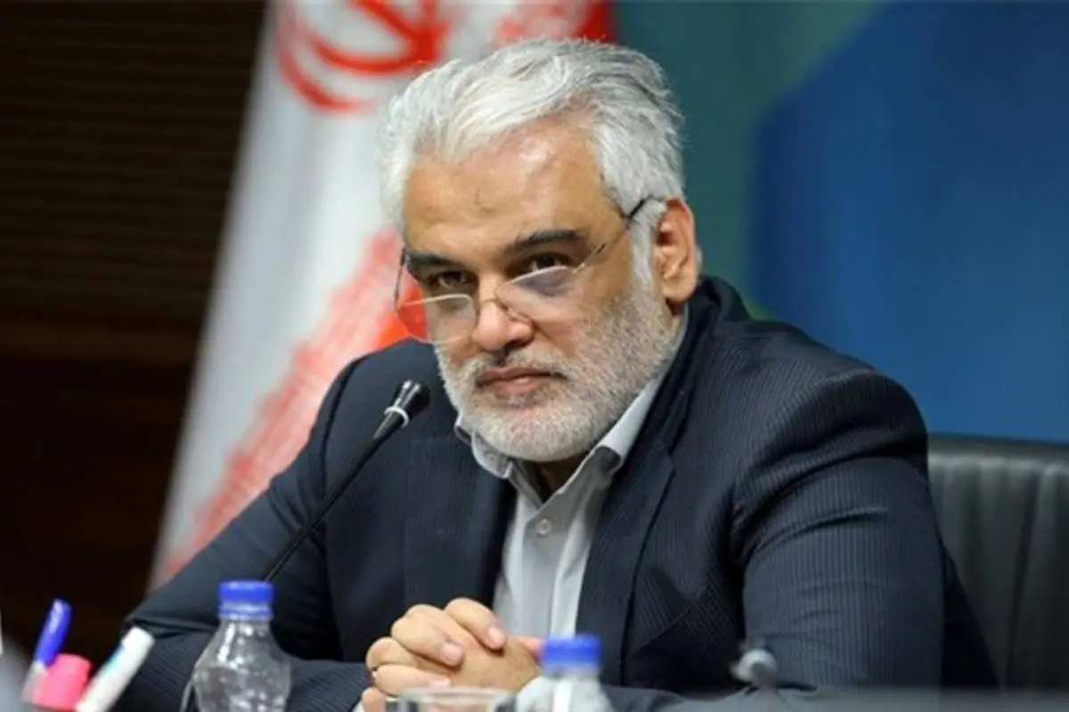 رییس دانشگاه آزاد: بازنشستگی پیش از موعد نداریم