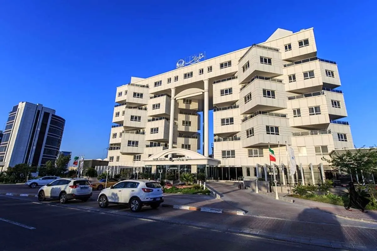 هتلها از گردشگران خارجی دلار و یورو میگیرند