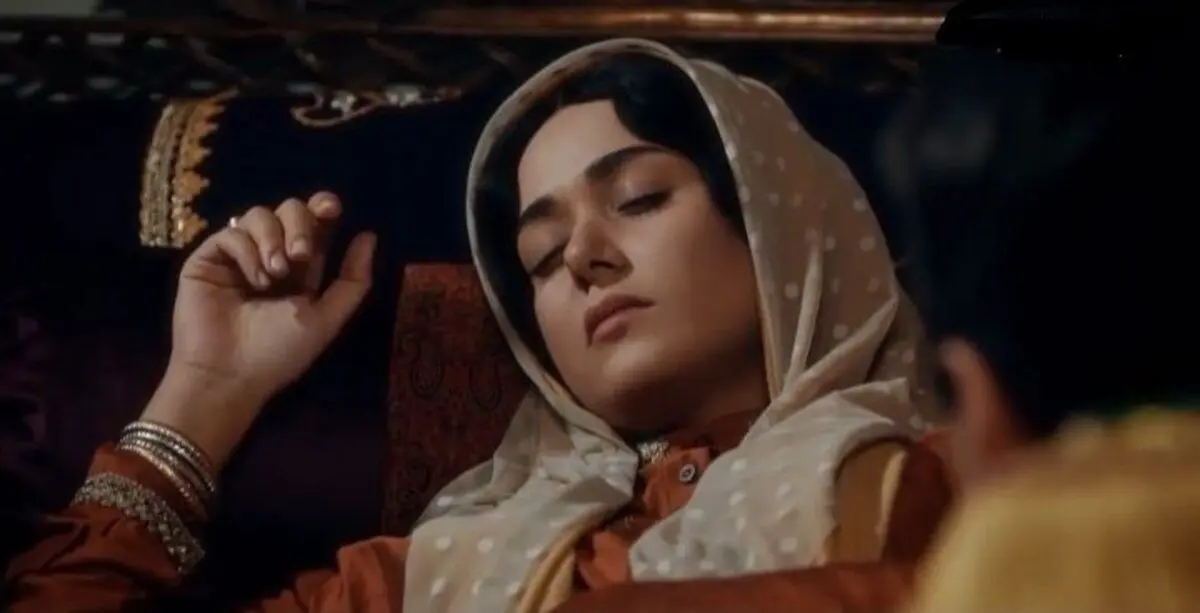 چه کسی «جیران» را در بستر بیماری آرایش کرد؟