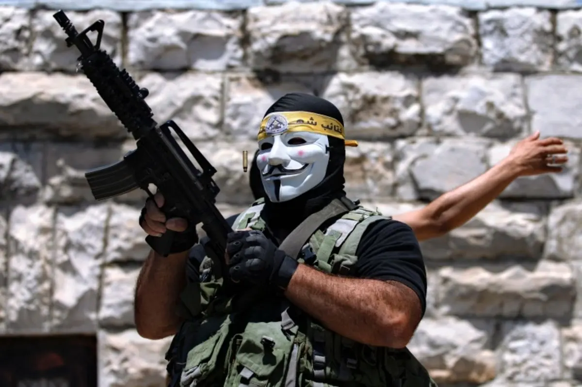 (ویدئو) جوان فلسطینی اسلحه نظامی اسرائیلی را ربود