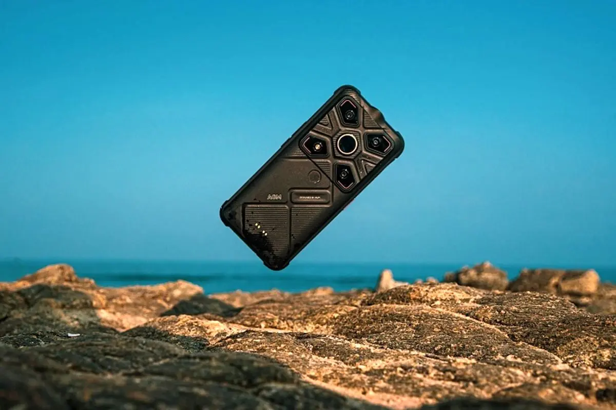 (تصاویر) بهترین گوشی هوشمند با دوربین حرارتی در جهان!