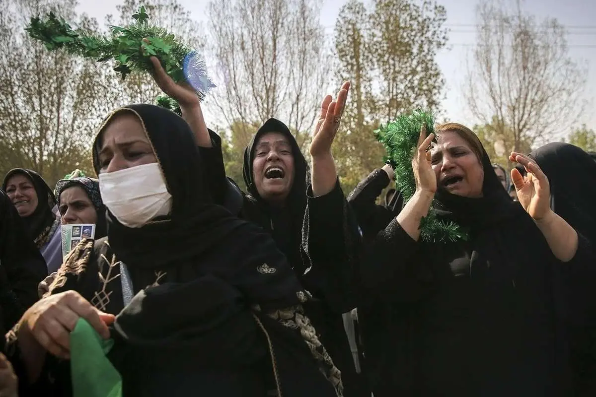 (تصاویر) تشییع پیکر دو برادر جان باخته حادثه متروپل