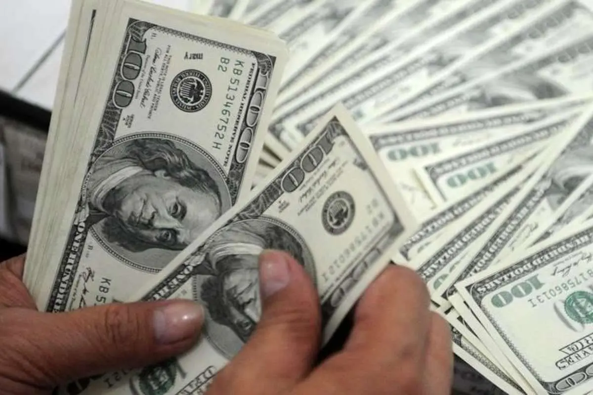 ارز تقلبی به بازار آمد؛ بازار سیاه دلار آبی و سفید