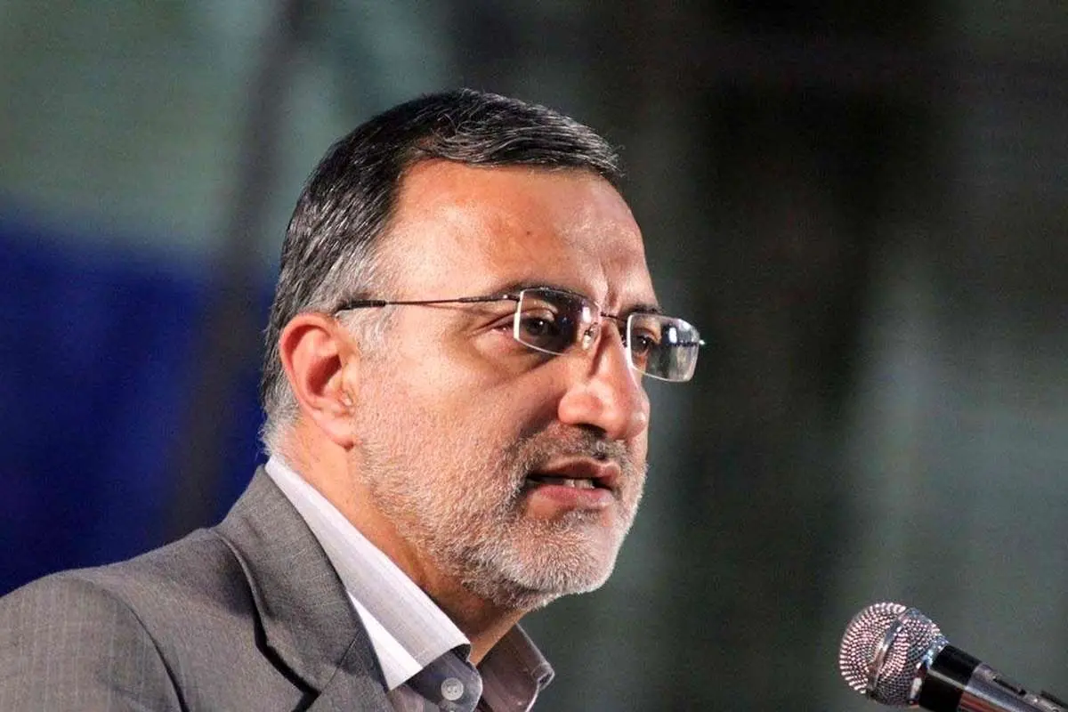 عضو شورای شهر: زاکانی، چون مثل قطار حرکت میکند به او سنگ میزنند