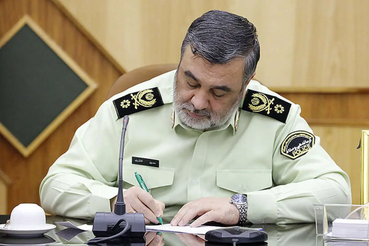 تشکر فرمانده کل انتظامی از رهبر انقلاب