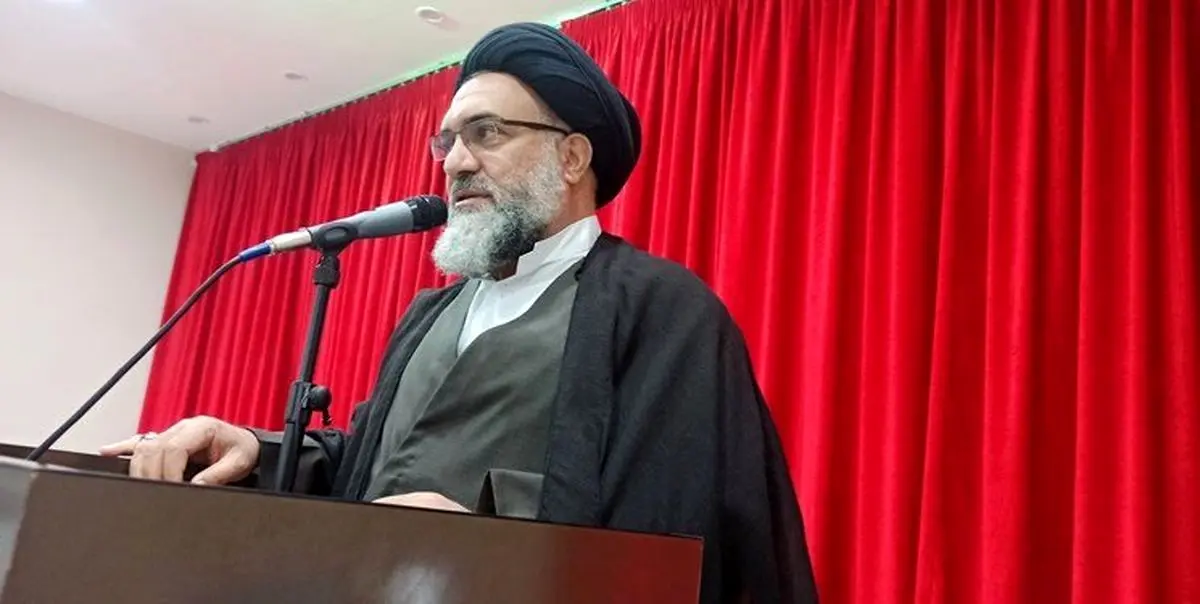 امام جمعه یاسوج: چرا باید دختر شیعه شلوار پاره به پا کند؟