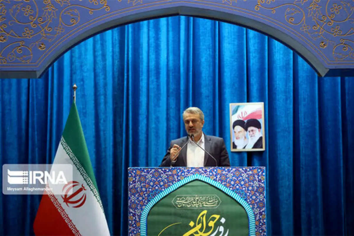 وزیر در آستانه استیضاح، سخنرانی پیش از خطبه را تبلیغاتی کرد!