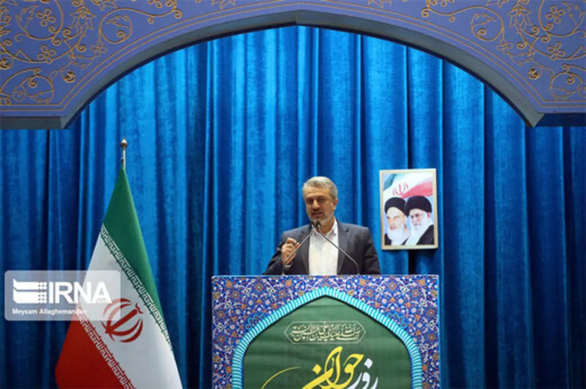 وزیر در آستانه استیضاح، سخنرانی پیش از خطبه را تبلیغاتی کرد!