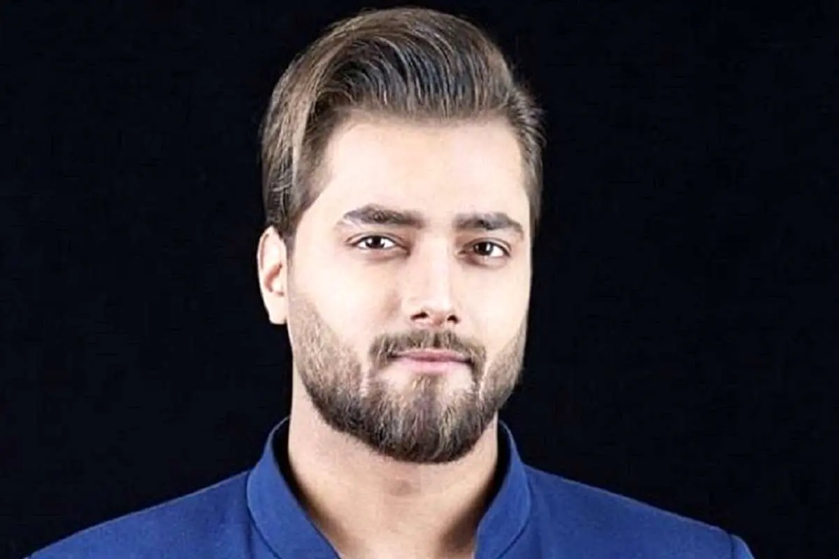 (ویدئو) لباس عجیب و غریب ماکانبند در کنسرت اخیرش