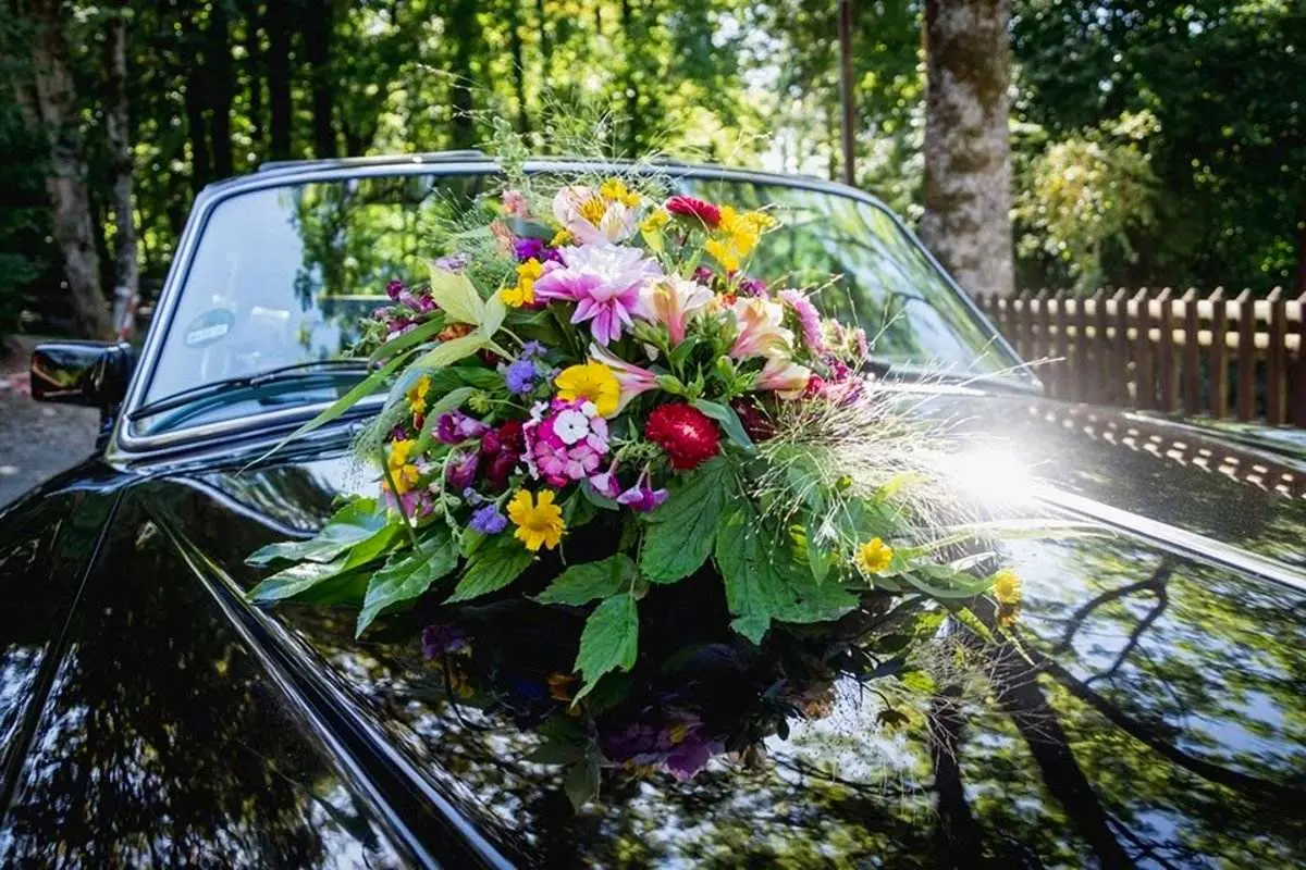هزینه‌های سرسام‌آور تشریفات عروسی؛‌ ماشین لوکس ۱۵ میلیونی و بادیگارد ۸۵۰ هزار تومانی