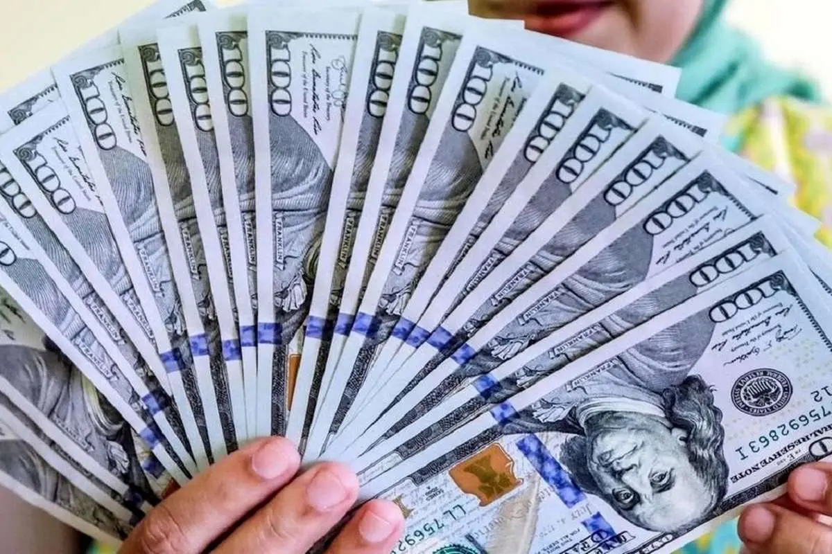 هیچکس مسئولیت حذف ارز ۴۲۰۰ تومانی را نمیپذیرد