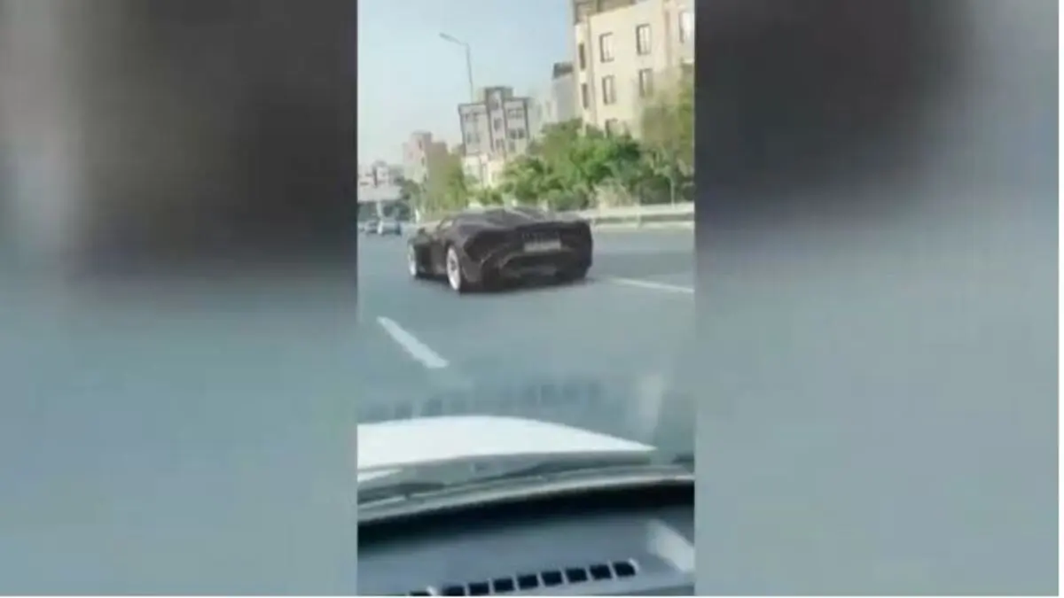 (ویدئو) خودروی ۱۳۸ میلیاردی در خیابان‌های تهران