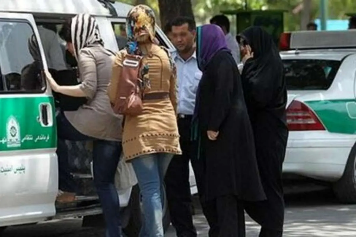 روزنامه رسالت: گشت ارشاد را لازم الارشاد میدانیم