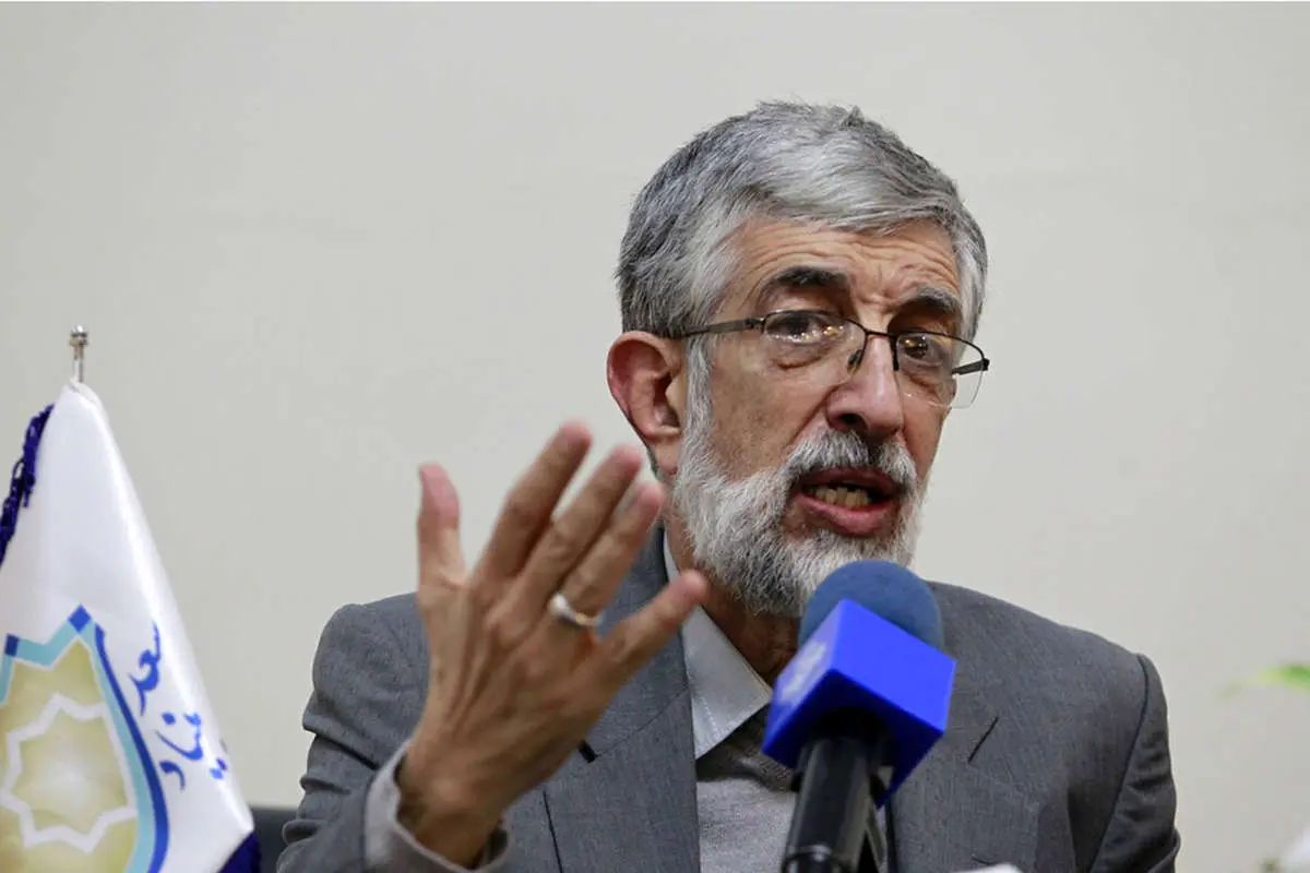 حداد عادل: با ما شوخی کنید، ولی زبان فارسی را جدی بگیرید