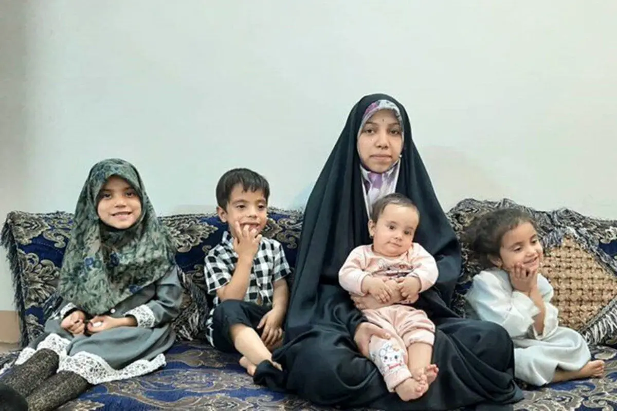 (تصاویر) مادر دهه هشتادی ۲۱ ساله با ۴ فرزند