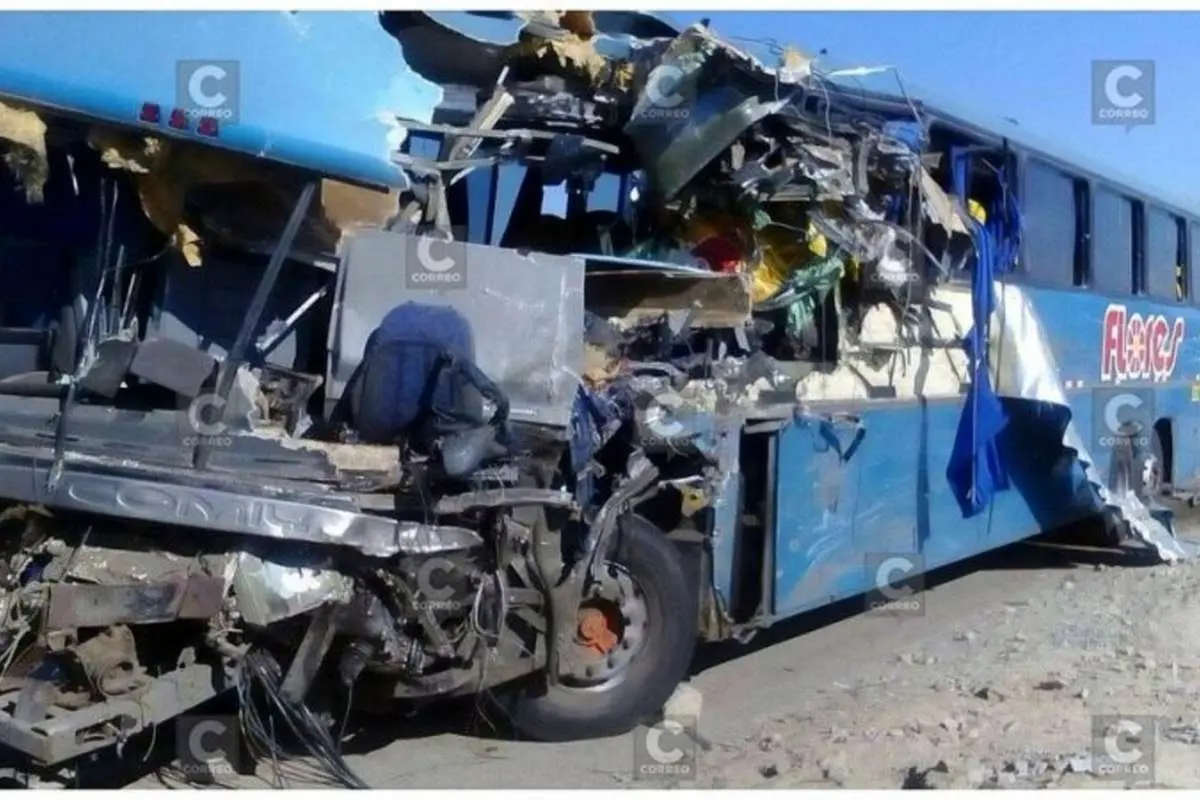(ویدئو) ۱۷ مصدوم بر اثر واژگونی اتوبوس مسافربری