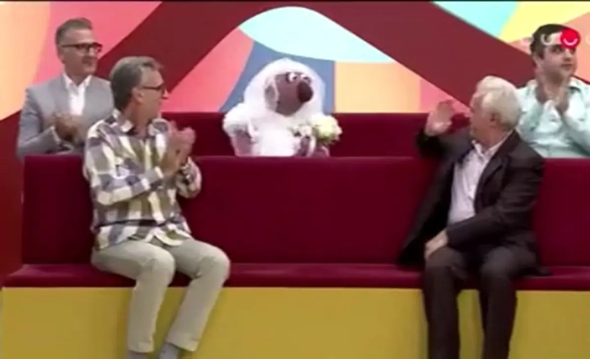 (ویدئو) دلبری جناب خان از ابوالفضل پورعرب با پوشیدن لباس عروس