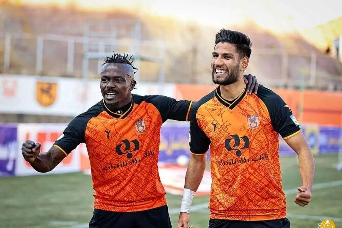 پایان داستان گادوین منشا و پرسپولیس