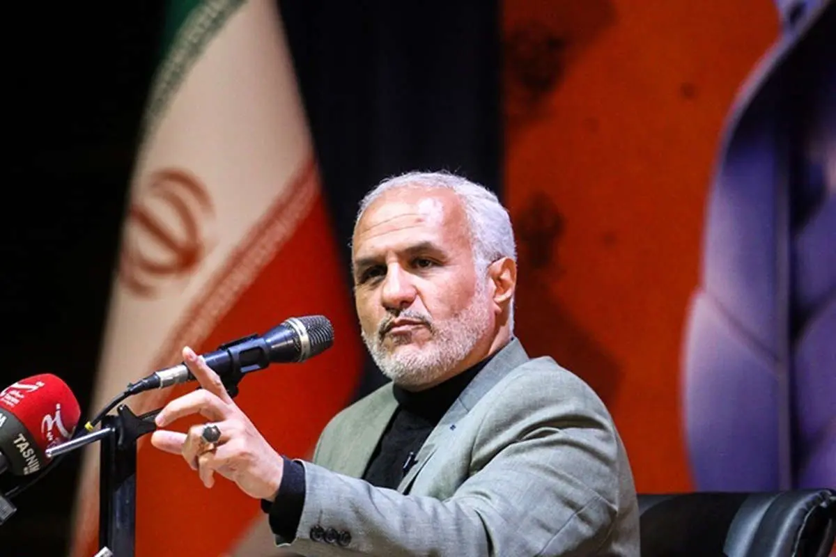 انتقاد روزنامه اصولگرا از حسن عباسی: راه را اشتباه رفتهاید