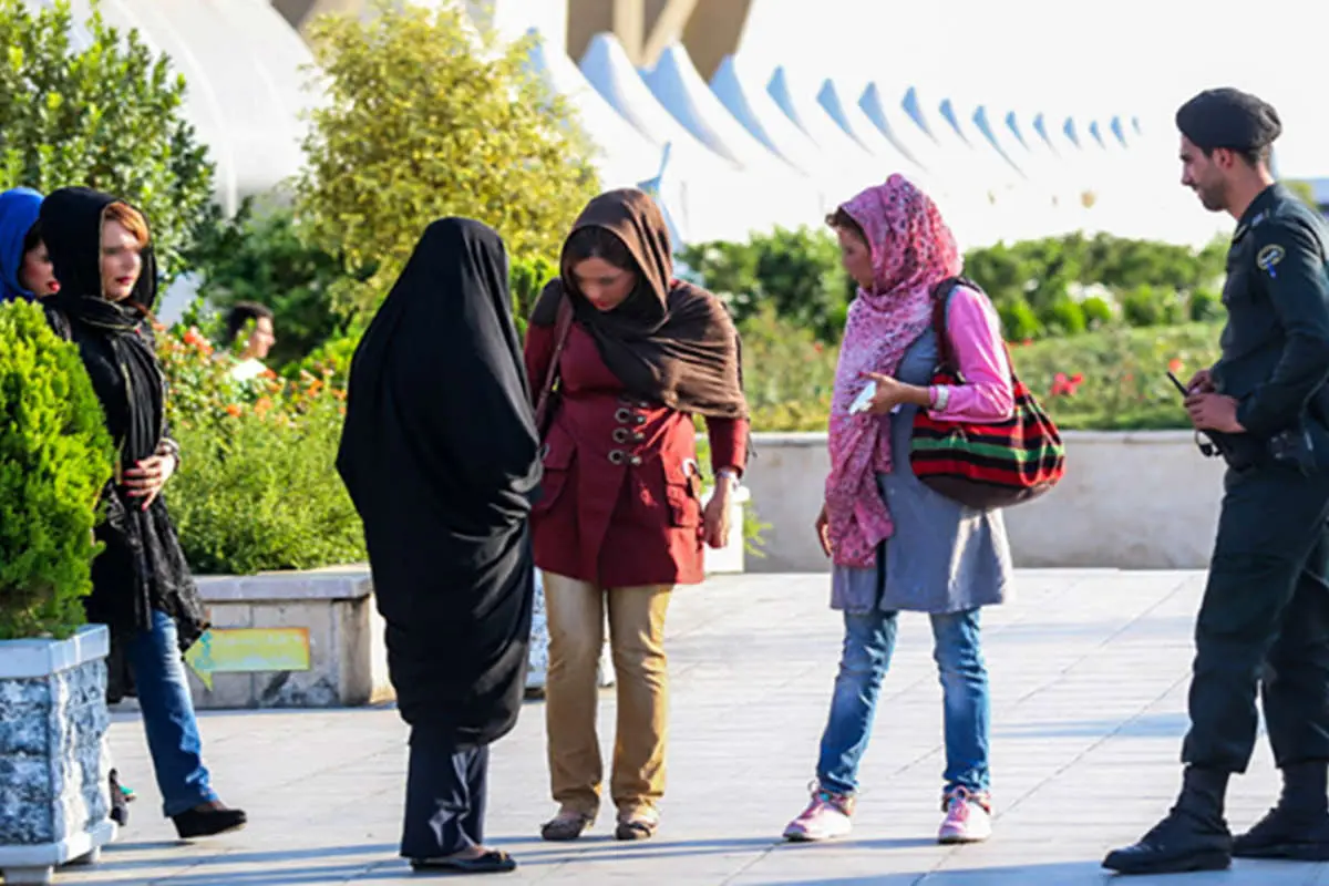 یک حقوق دان: کمحجابی یا بدحجابی، فاقد عنوان مجرمانه است
