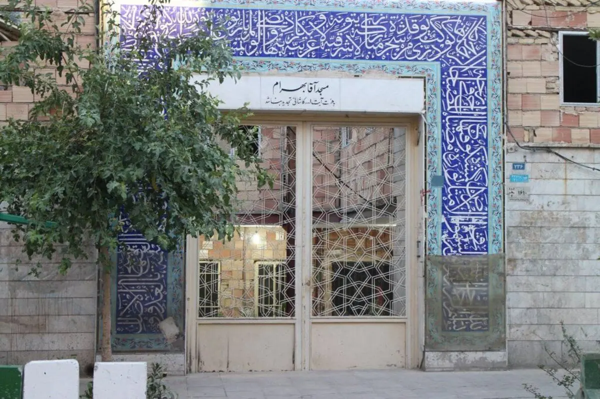 خواجۀ جیران، چطور ناصرالدین شاه را دور زد؟