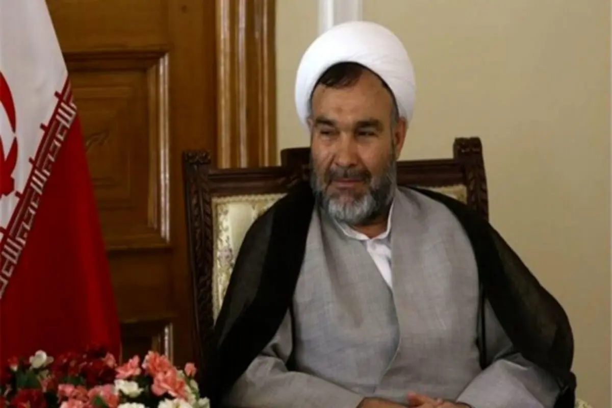 هشدار روحانیِ اصول‌گرا درباره نفوذی‌بودن انقلابی‌نماها