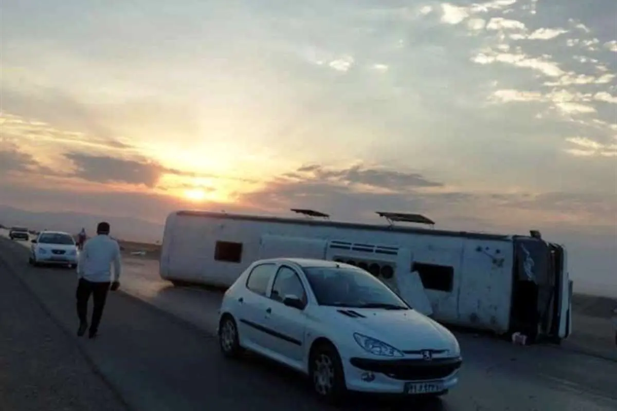 ۱۹ کشته و مجروح درپی واژگونی اتوبوس کوهنوردان در زنجان