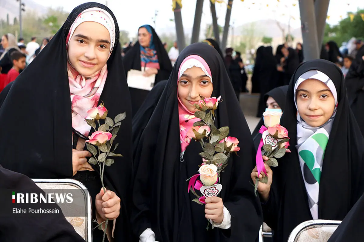 (تصاویر) راهپیمایی عفاف و حجاب در مشهد و شیراز