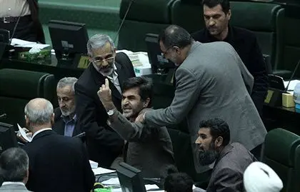 عکس> درگیری لفظی لاریجانی و کوچک زاده