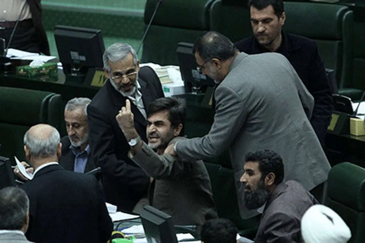 عکس> درگیری لفظی لاریجانی و کوچک زاده