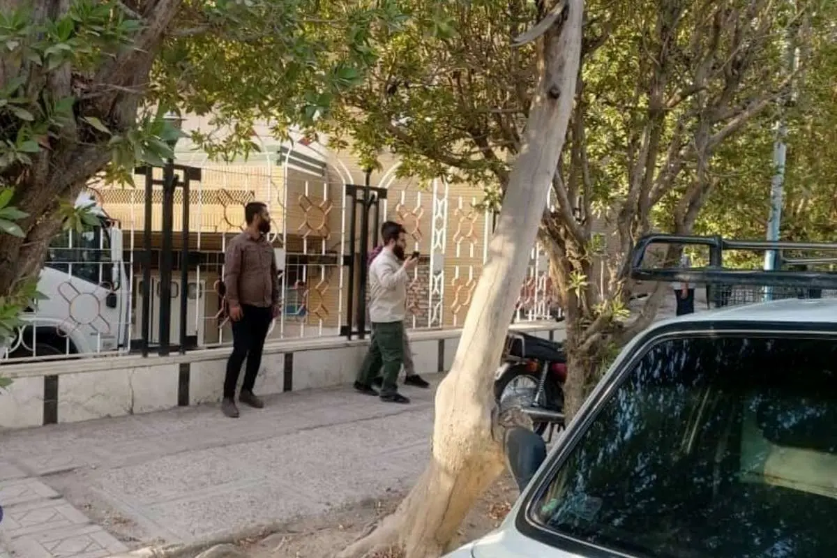 (تصویر) تلاش افرادی ناشناس برای جلوگیری از برگزاری کنسرتی در اهواز