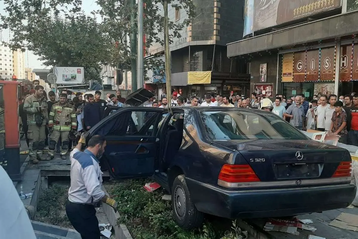 جزییات و علت حادثه تصادف بنز تشریفات در تهران