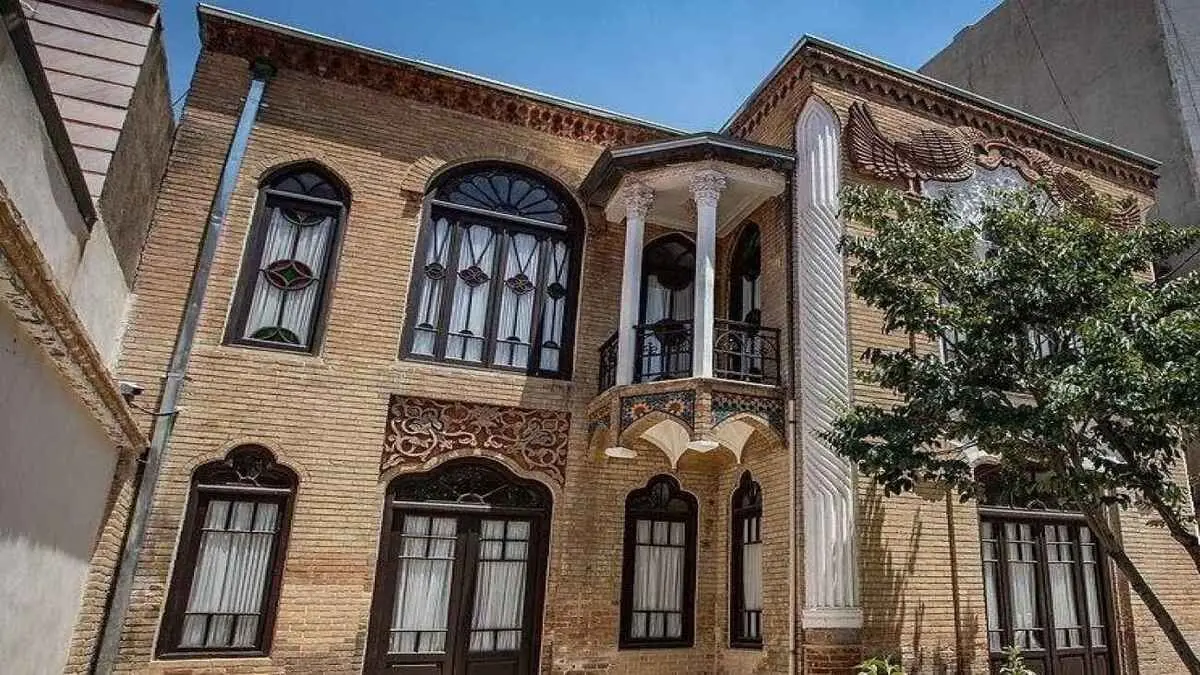 عمارت خاتون نیکوکار دربار در قلب پایتخت