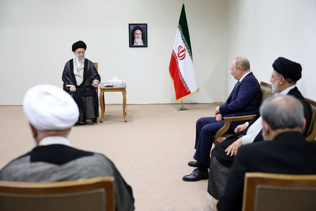 عضو شورای نگهبان: پوتین مقابل رهبری همچون کودکی دبستانی بود