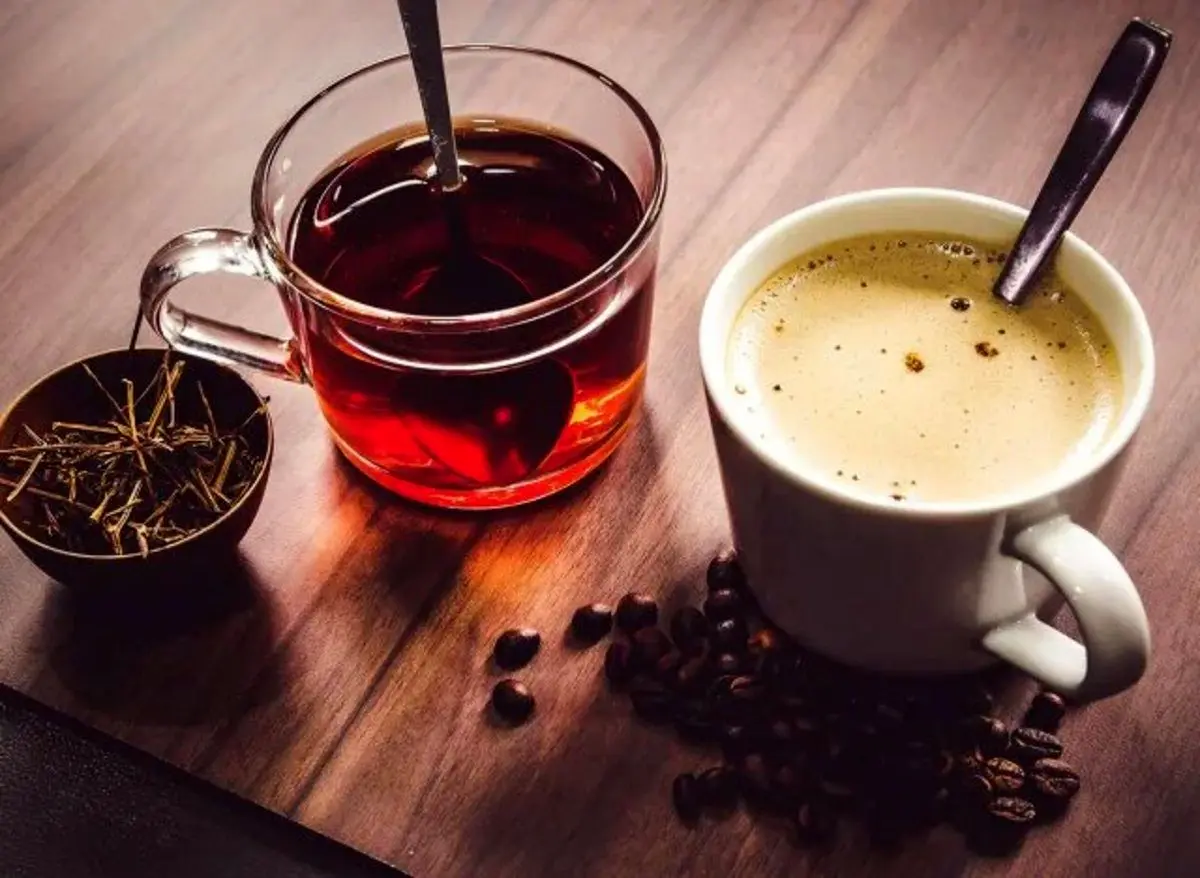 آیا چای و قهوه باعث کم‌آبی بدن می‌شوند؟
