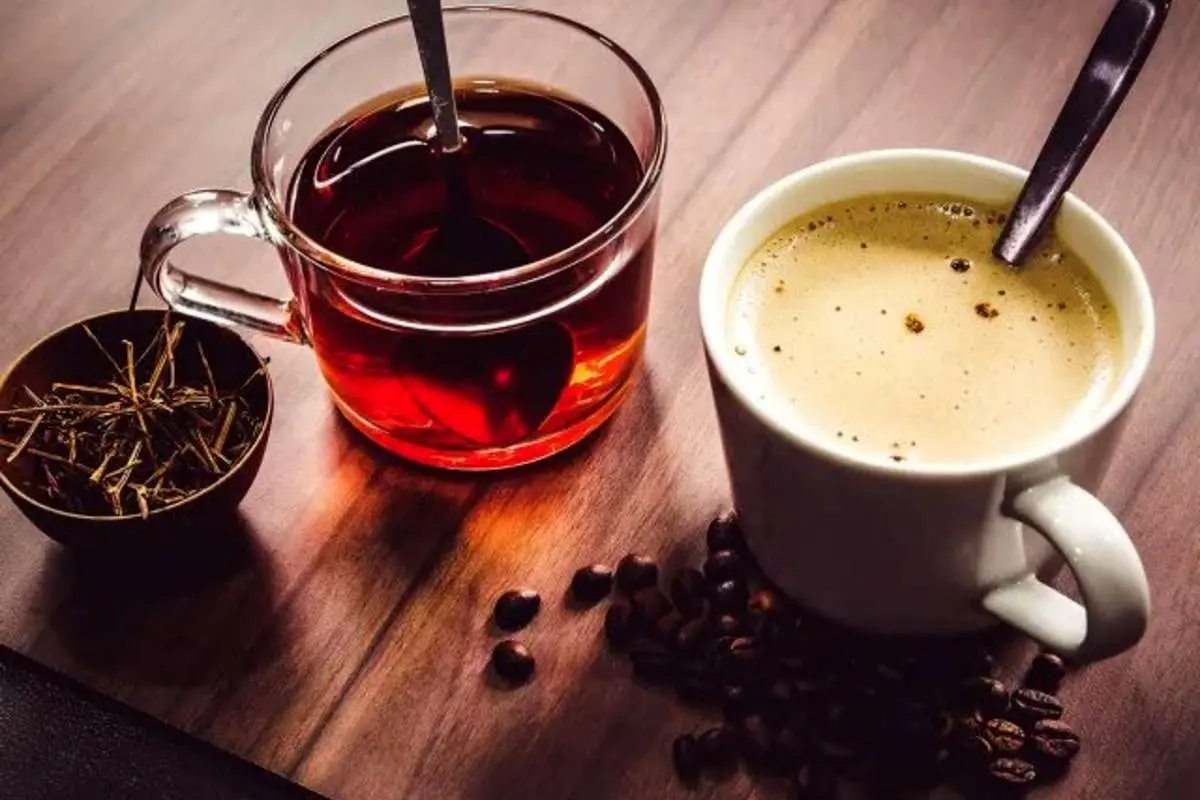 آیا چای و قهوه باعث کمآبی بدن میشوند؟
