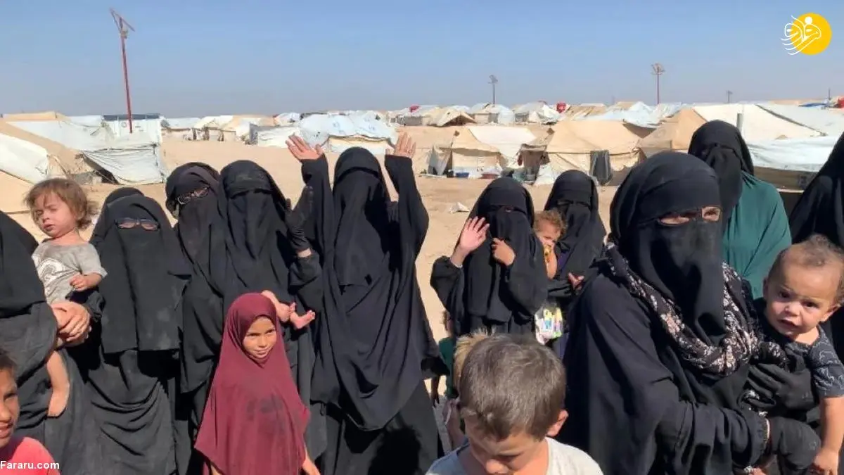 (عکس) بازگرداندن ۱۴۶ زن و کودک تاجیکی داعش به کشورشان