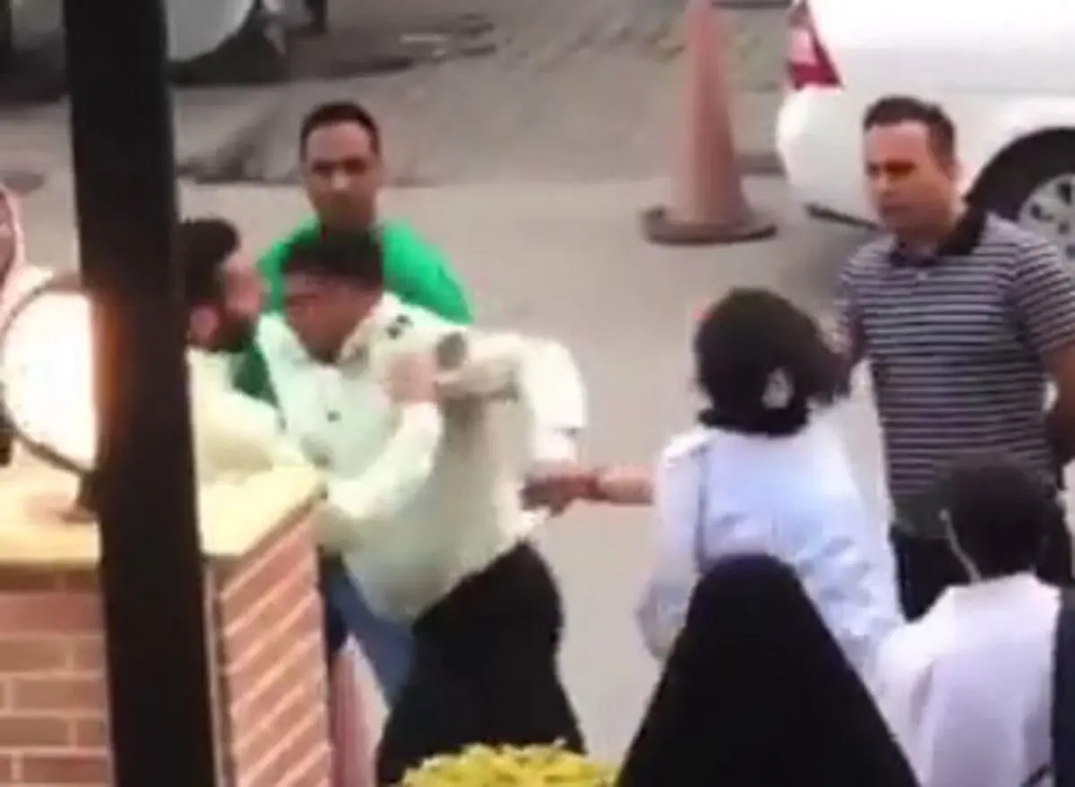 هشدار عباس عبدی درباره نحوه برخورد گشت ارشاد با دختران نوجوان