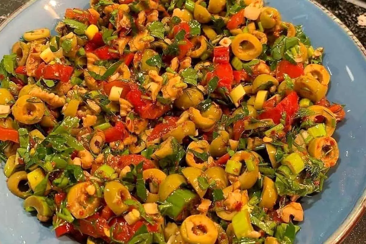 طرز تهیه سالاد زیتون، یک پیش‌غذای خوشمزه و مقوی