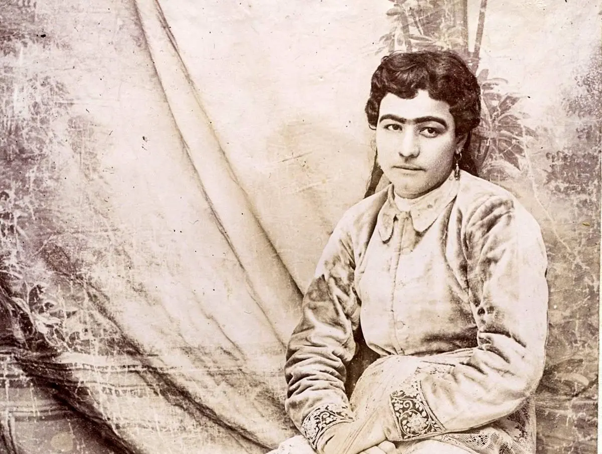 عکس‌های دیده نشده از سوگلی‌های دربار احمد شاه قاجار و ولیعهدش