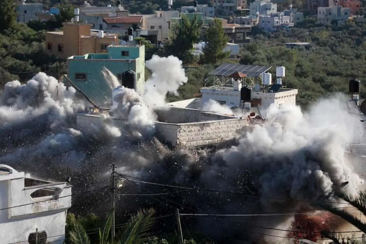 (تصاویر) اسرائیل خانه دو اسیر فلسطینی را منفجر کرد