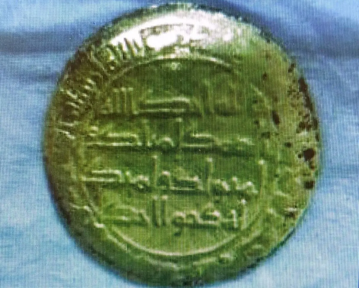 کشف سکه عتیقه ۱۲۰۰ ساله در پردیس