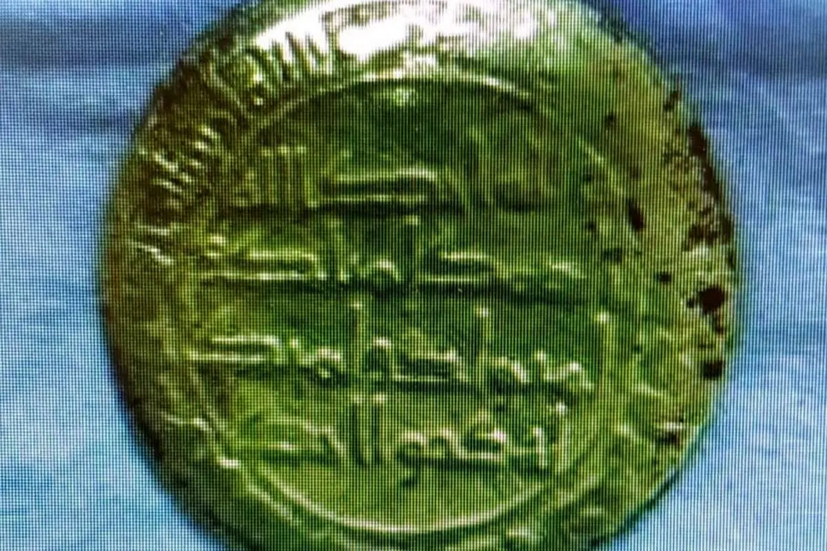 کشف سکه عتیقه ۱۲۰۰ ساله در پردیس
