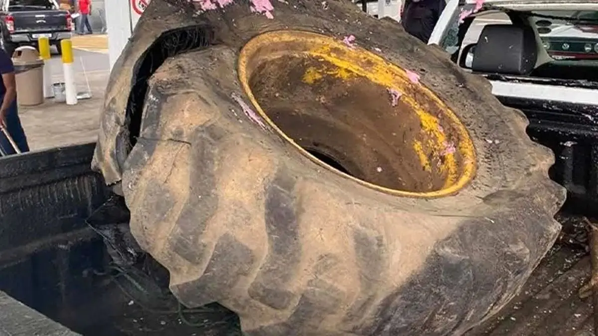 (ویدئو) زخمی شدن کارگر بر اثر انفجار لاستیک