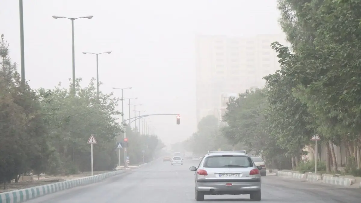 وزش باد و خیزش گرد و خاک در جنوب تهران