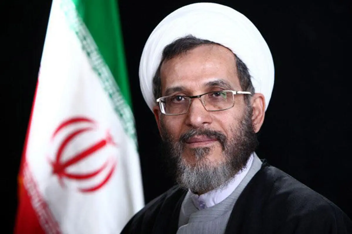 احمد مازنی: تبدیل حجاب به یک ابزار سیاسی کار درستی نیست