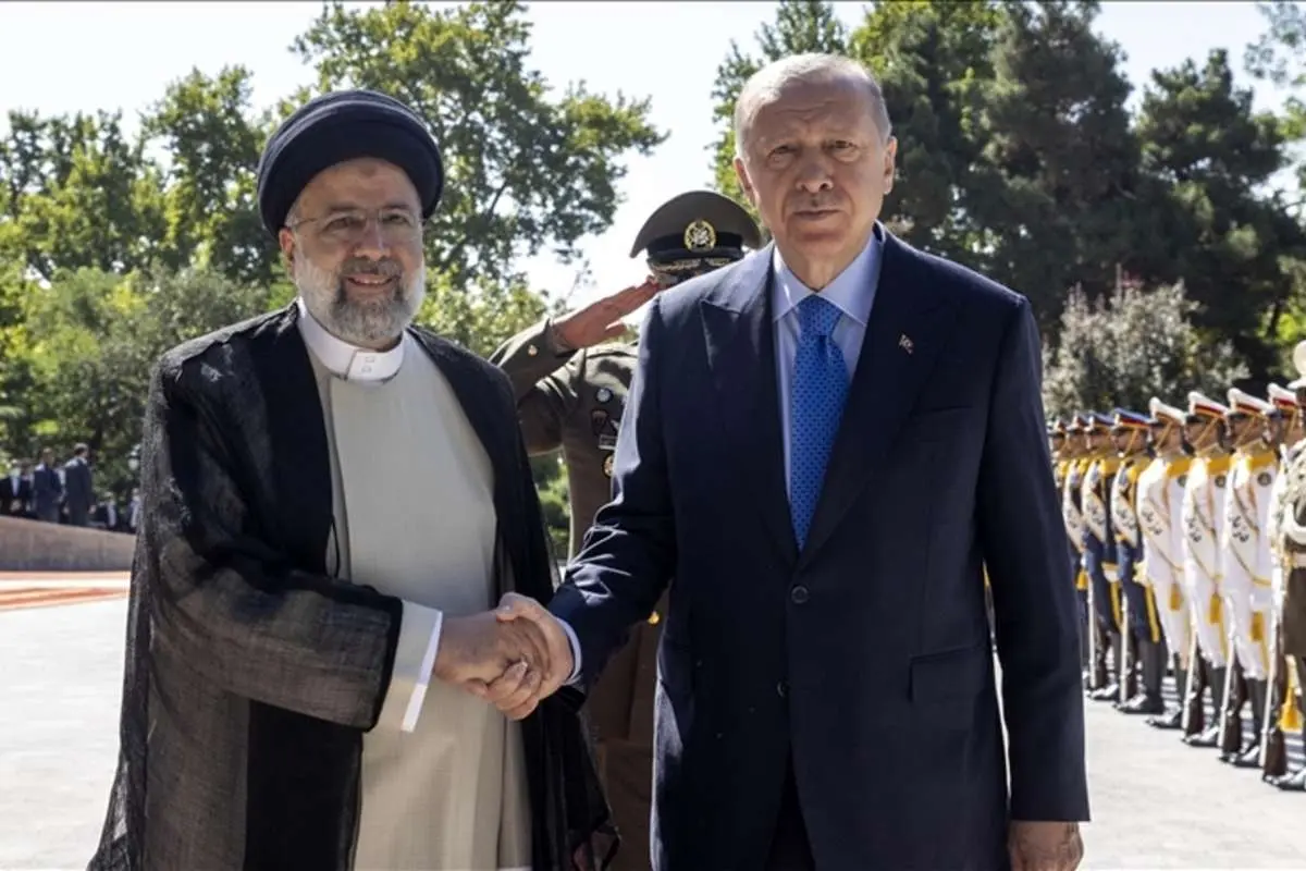 (ویدئو) استقبال رسمی رئیسی از اردوغان در سعدآباد