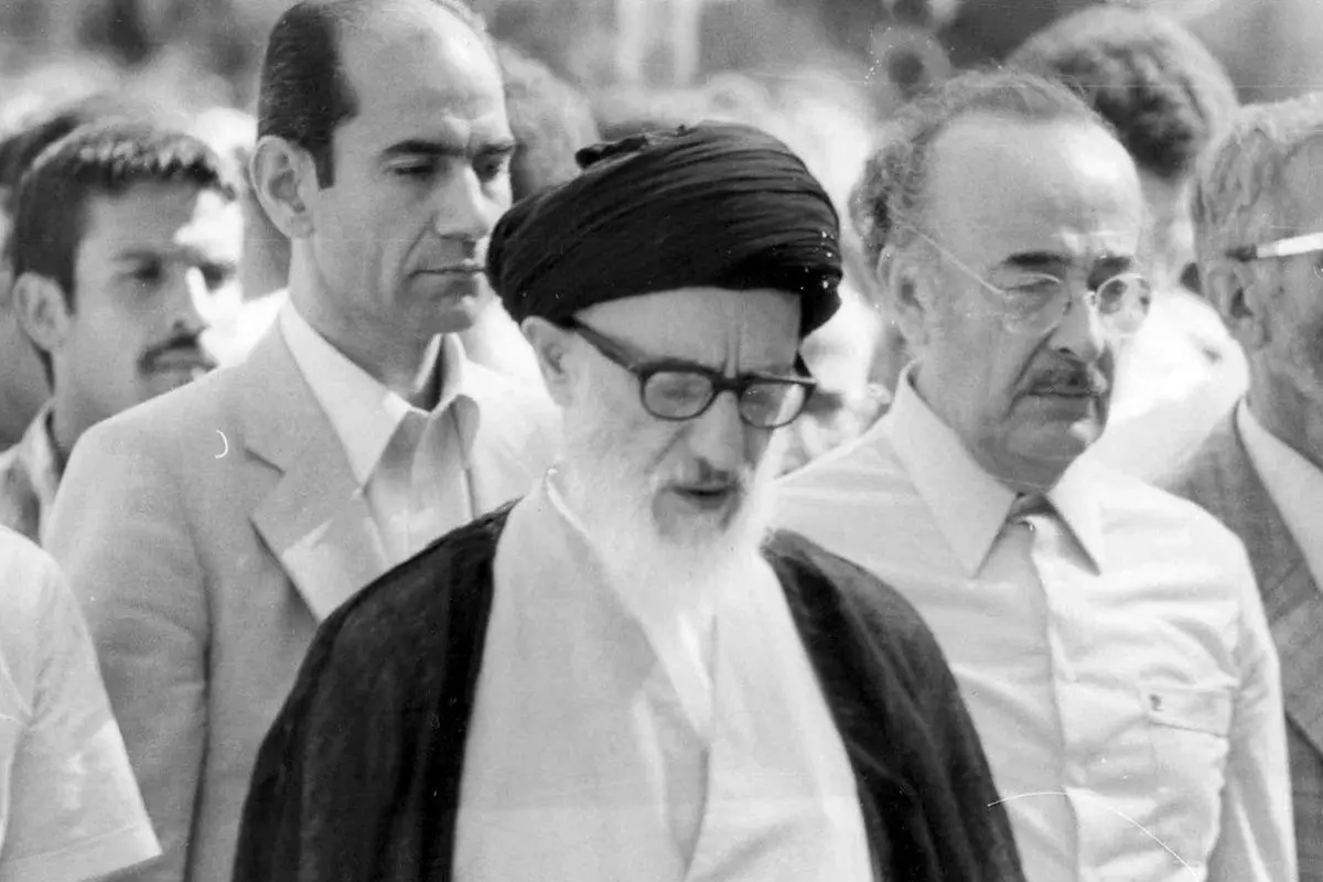 (ویدئو) اولین نمازجمعه بعد از انقلاب؛ آیت الله طالقانی چه گفت؟