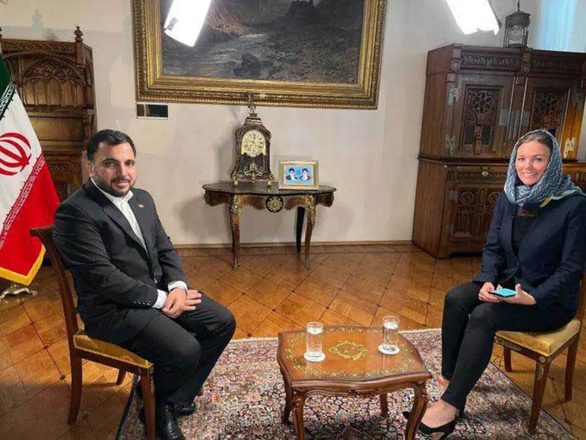 (ویدئو) انگلیسی صحبت کردن وزیر ارتباطات با شبکه جنجالی