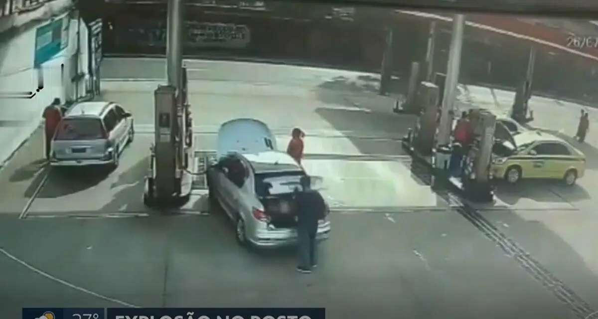 (ویدئو) انفجار پژو ۲۰۶ به محض باز کردن صندوق عقب